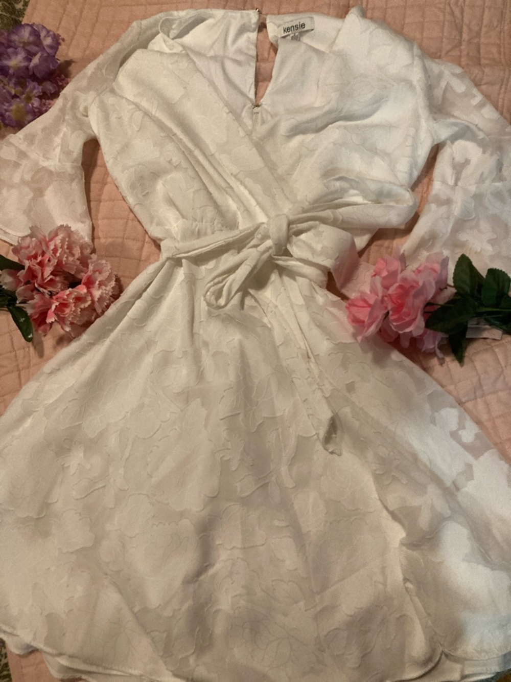 KENSIE White Dress with Floral Embellishment-Like New!